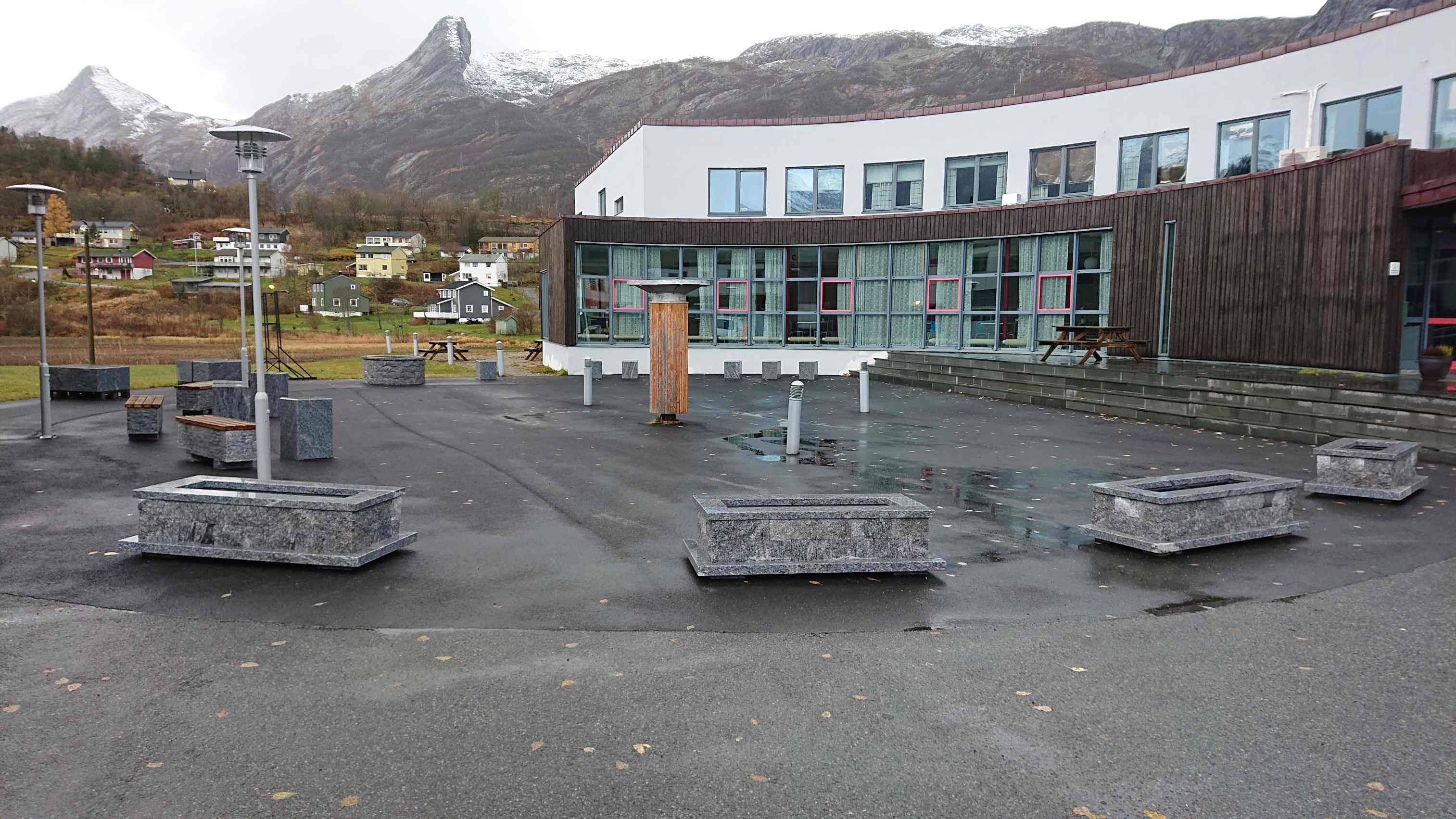 Uteområder glomfjord granitt fra Evjen